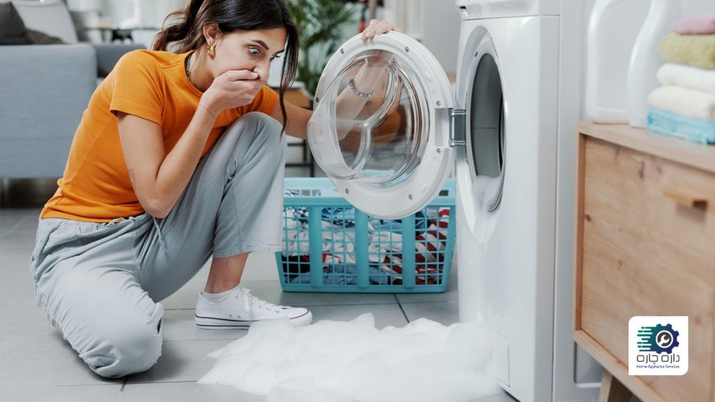 یک نفر از کف کردن بیش از حد ماشین لباسشویی شوکه شده است