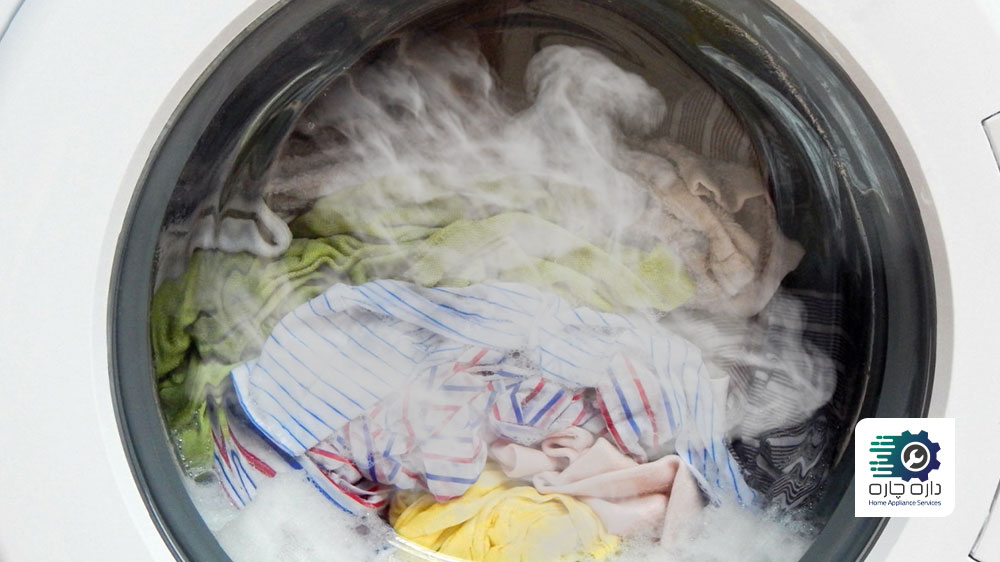 در داخل ماشین لباسشویی بخار وجود دارد