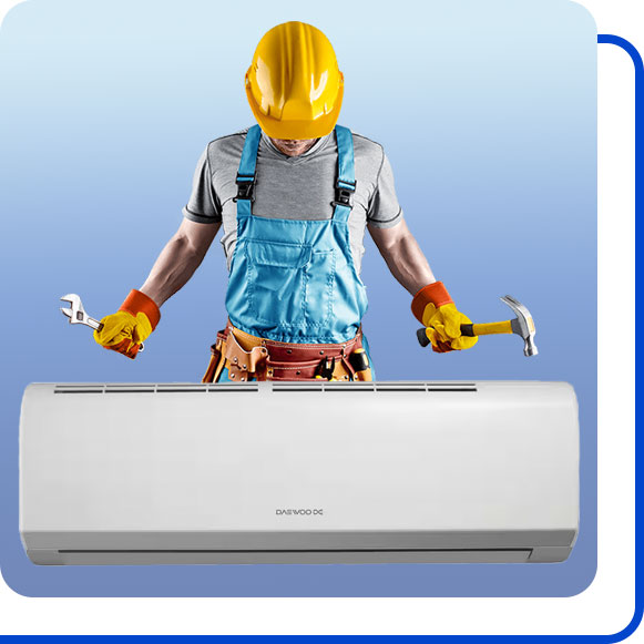 repairing-daewoo-air-conditioner تعمیرکار در کنار کولر گازی دوو ایستاده است