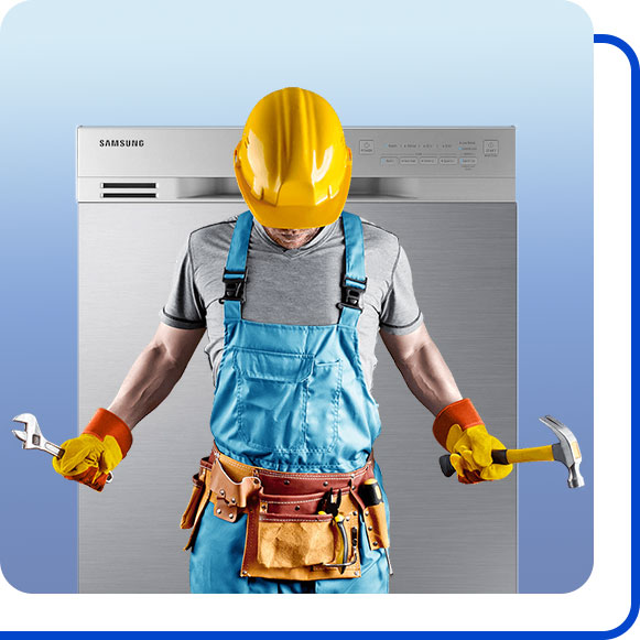 repairing-samsung-dishwasher-machine تعمیرکار در کنار ماشین ظرفشویی سامسونگ ایستاده است