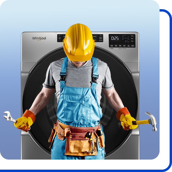 repairing-whirlpool-washing-machine تعمیرکار در کنار ماشین لباسشویی ویرپول ایستاده است